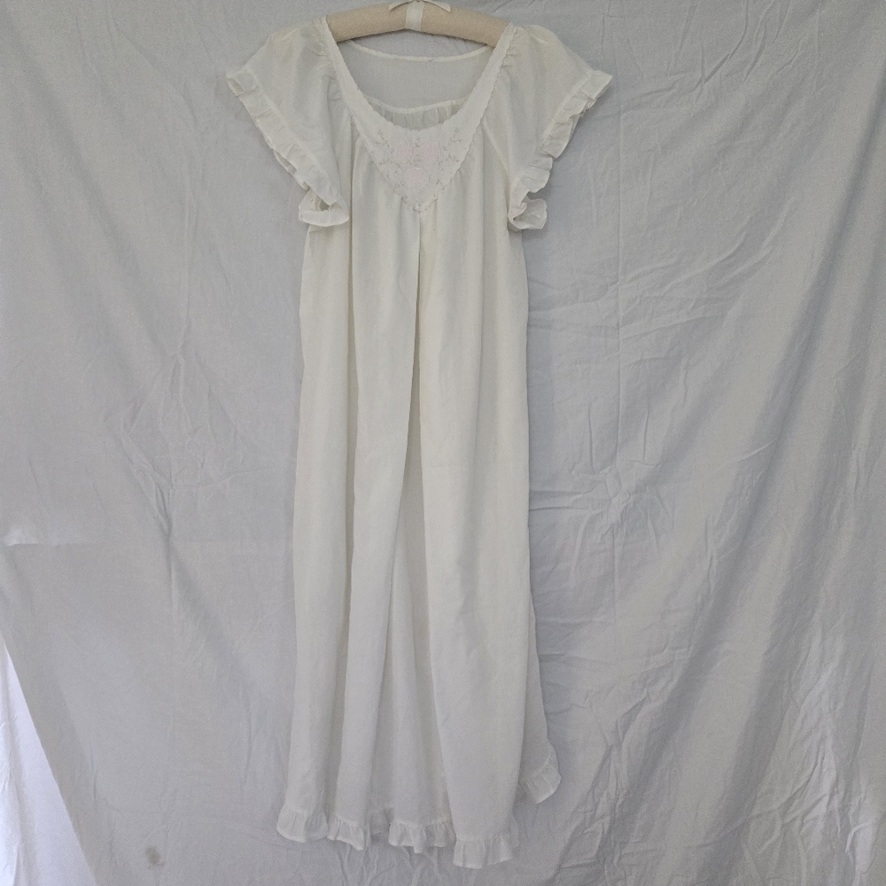 Vintage white cotton Nursing nightgown delicate trim and embroidered floral